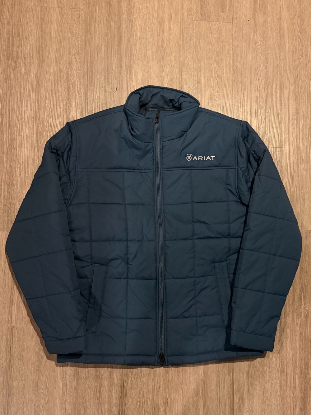 Ariat Men’s Crius Insulated Jacket Size Medium Blue Semi-New